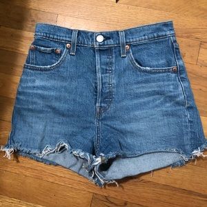 Levi’s Ribcage Shorts